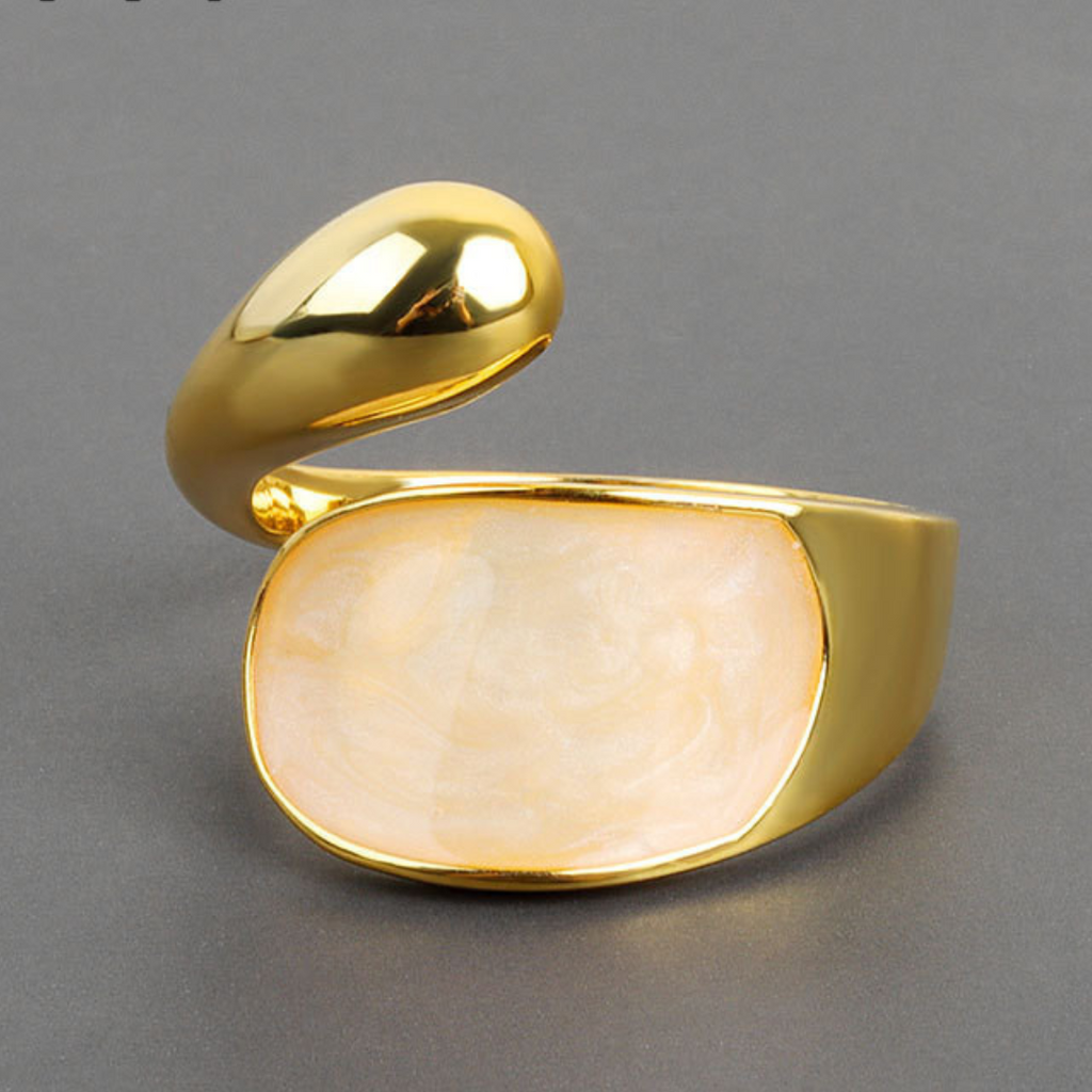 Anillo de oro modernista ajustable con baño de oro de 18 K